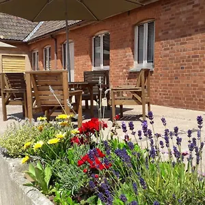 courtbrook-farm-apartments.cardiffhotelswales.com/